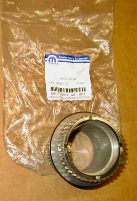 Funda piñón caja transferencia Mopar 68017804AA 2007-2010 Dodge Nitro OEM Foto 1 de 4