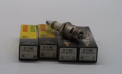 BOSCH Ford Sierra Transit Sierra Granada 2.0 1.6 1.3 1.8 Spark Plug D7BC X4 - Image 1 of 4