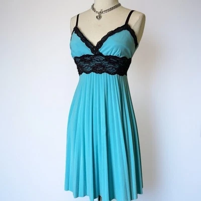 Vestido Babydoll B. Darlin De Colección Fairycore Romántico Capricho Turquesa Negro Encaje Foto 1 de 4