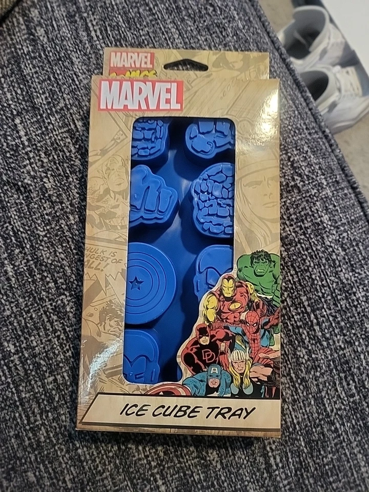 Molde de bandeja cubo de gelo silicone Marvel Comics Heroes - Homem de Ferro Hulk Capitão América - Imagem 1 de 1