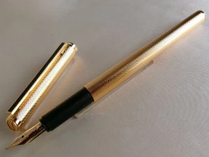 Dunhill Gemline Fountain Pen Gold Plated Barley 14K M Nib Black Line Clip - Imagen 1 de 13