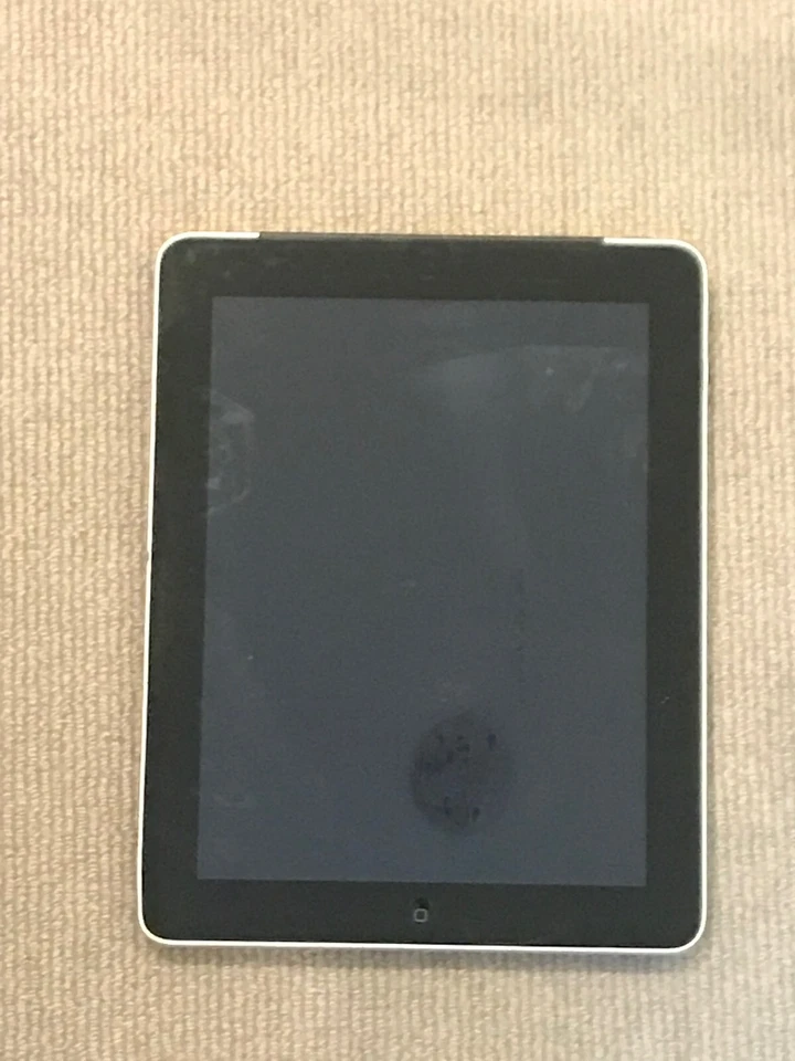 Apple iPad (First Generation) Model A1337 64GB Black, faulty - Image 1 of 2