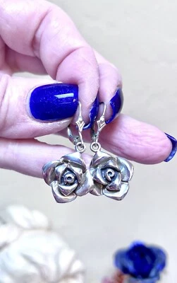 VERY Pretty Dimensional Sterling Silver Hand-Crafted Floral Dangle Earrings Foto 1 de 4
