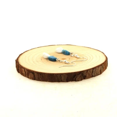 Steine Und Minéraux. Ohrringe 2 Perlen Apatit Blau + Howlith IN Caie - Bild 1 von 2