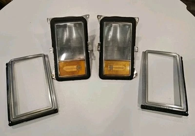 77 78 79 Cadillac Coupe Deville Sedán Marcador Bisel Esquinero Borde Cromo Lh Rh Par Foto 1 de 4