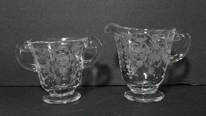 Vintage Fostoria Navarra Geätzt Klarglas Zuckerdose und Milchkännchen Set - Bild 1 von 7