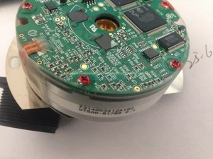 UN NUEVO codificador servomotor Yaskawa UTSAH-B17BB - Imagen 1 de 5