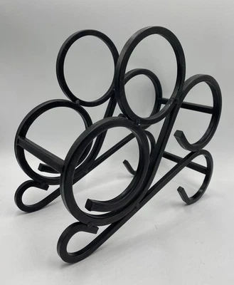 Estante de vino de hierro forjado negro vintage con forma de pergamino soporte para 3 botellas mesa Foto 1 de 4