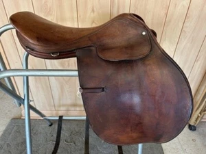 BT Crump Prix de Saute AP/ Close Contact  SADDLE 17" Brown*VGC* Narrow Tree - Picture 1 of 8