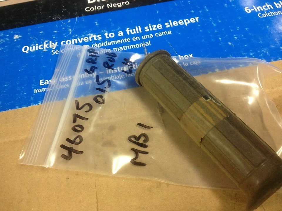 Minibike Grip Rubber LH MB1 Coyote MB1A 46075-015 NOS Kawasaki Foto 1 de 1