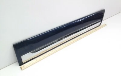 Isuzu Ascender 2004 carrocería moldura lateral izquierda trasera azul y cromo OEM 8889444930 Foto 1 de 4