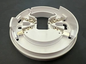 £8 + vat (uk) , 6000/BASE , Protec - Addressable - Sensor Base . - Picture 1 of 2