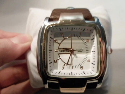 Reloj Movimiento Japonés STRADA en Superposición Oro Rosa con Correa de Cuero Marrón Foto 1 de 4