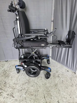 Quickie Q700M Wheelchair, with Power SEAT LIFT,Tilt,Leg,Recline  - Image 1 of 4
