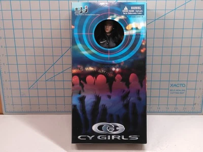 CG Cy Girls A.J. Figura de acción McLeod, Blue Box Toys 2000 Foto 1 de 4