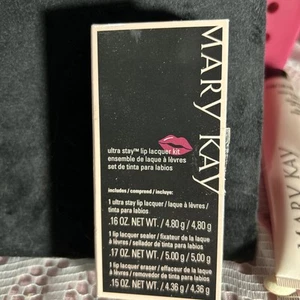 Mary Kay Ultra Stay Lip Lacquer kit - Plum/Prune 143196 - Picture 1 of 3