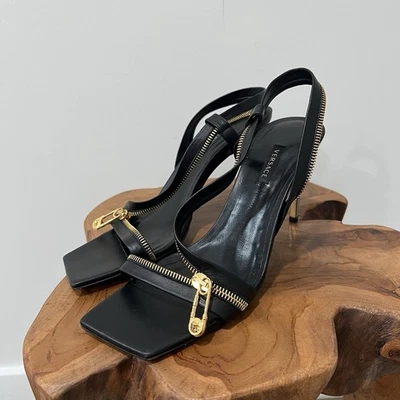 Сандалии на шпильках Versace Medusa 95 мм на молнии черно-золотистые РАЗМЕР 40 - Изображение 1 из 4