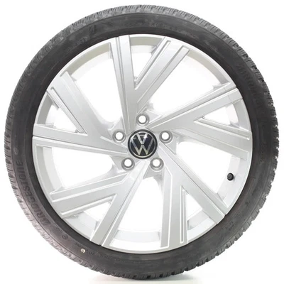 VW Golf 8 VIII CD1 Winterräder Bergamo Bridgestone 225/40R18 DOT22 5H0601025AB - Bild 1 von 4