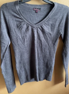 SUÉTER AJUSTADO GRIS MANGA LARGA PARA LLEVAR MEDIANO Foto 1 de 4