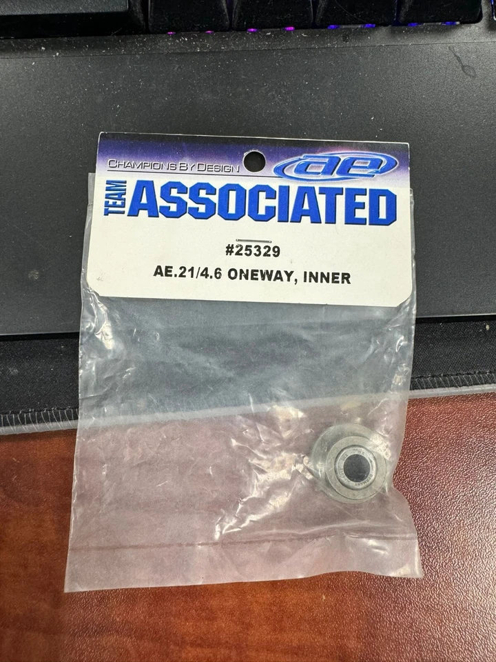 Team Associated 25329 One-Way Bearing Start Axl AE .21 4.60 Clutch Set Nitro Car - Image 1 of 1