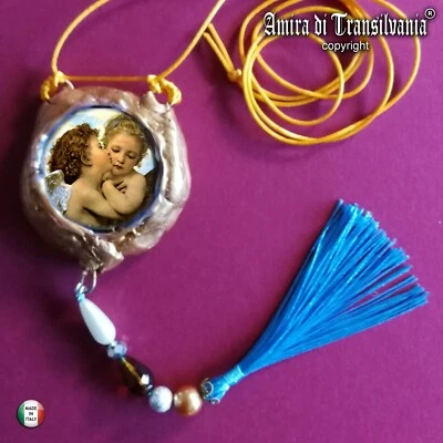 talismano angelo custode puttino d'amore bacio amuleto ciondolo collana pendente - Immagine 1 di 4