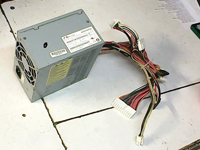 Alimentation BESTEC ATX-300-12Z REV CCR 5188-2627 300W - Photo 1/1