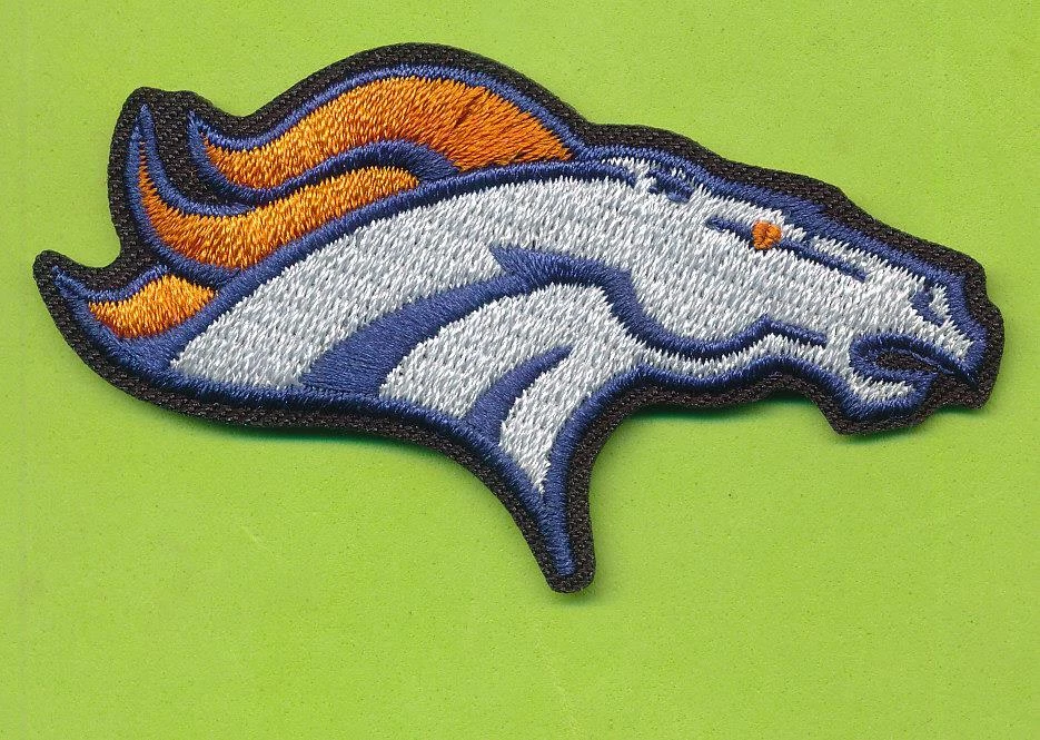 Parche bordado de hierro de los Denver Broncos 3" x 1-1/4" Foto 1 de 1