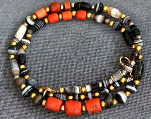 Stunning Ancient Pyu Agate Pumtek Dzi, Red Coral & Gold Silver beaded Necklace - Picture 1 of 13