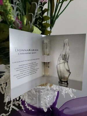 Donna Karan «Кашемировый туман» женская туалетная вода спрей образец размер 0,05 унц с чехлом коробка - Изображение 1 из 4