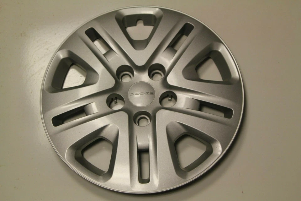 2013-2015 DODGE JORNEY GRAND CARAVAN 17” wheel cover hub cap 8047 P/N 04726433AA - Image 1 of 2