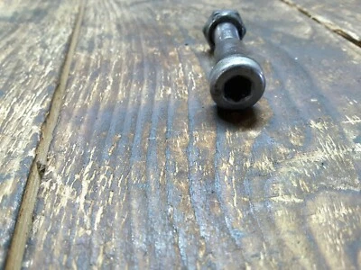 13-16 13 14 15 16 TRIUMPH DAYTONA 675R 675 Soporte lateral Soporte de patada Perno Foto 1 de 3