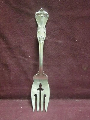 GARFO SALADA Reed & Barton Sterling Marlborough 6" 37g sem monograma nova marca - Imagem 1 de 4