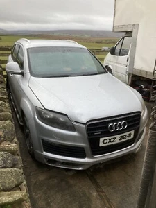 Mk1 2008 AUDI Q7 FRONT BUMPER IN SILVER S LINE Complete Grill Fog Light Damaged - Picture 1 of 17