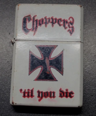Белая фитильная зажигалка 'Choppers Till You Die' - Изображение 1 из 4