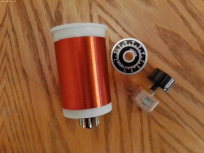 NICE LONGWAVE AM BCDST. PLUG-IN COIL, VARIABLE CAPACITOR KNOB AND DIAL SCALE - Image 1 of 4