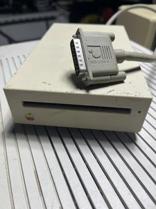 Mac 800K External Floppy Drive M0131 - Picture 1 of 2