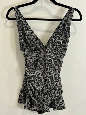 Traje de baño Shore Shapes negro gris estampado animal traje de baño de una pieza traje de baño 8 Foto 1 de 4
