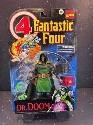 Figura de acción retro Dr Doom Fantastic Four 2025 Marvel Legends Doctor Doom Foto 1 de 3