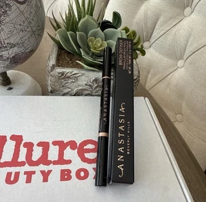 Anastasia Beverly Hills Brow Definer Triangular Brow Pencil Dark Brown 0.2g W1 - Picture 1 of 5