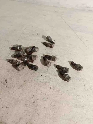 Boulons RENAULT MEGANE Scenic JA0/1 1.60 essence 79kw 2001 2001 - Photo 1/3