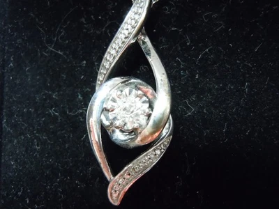 KAY JEWELERS STERLING SILVER NECKLACE WITH DIAMONDS 16 INCH CHAIN NEW Foto 1 de 4