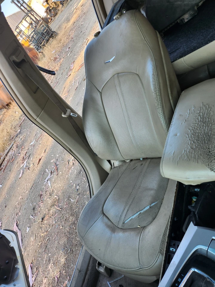 Cubierta de asiento bronceada OEM parte delantera derecha lado del pasajero para Cadillac CTS 2008-2013 Foto 1 de 1