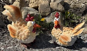 Huhn Deko Garten Figur Hühner lustig Gartenfigur Gartendeko Tier Figuren 2er Set - Bild 1 von 8