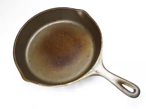Vintage UnMarked Lodge 6 D 3 Notch Heat Ring Cast Iron 9 inch Skillet Seasoned - Picture 1 of 9