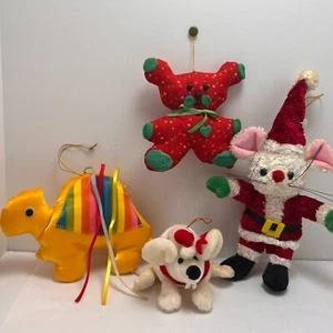 Vintage zufällige Menge 4 Weihnachtsschmuck Kinder Regenbogen Dinosaurier Bär Maus - Bild 1 von 2