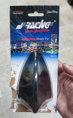 Antenna Radio Auto Pinna di Squalo Nera SIMONI RACING SHARK FIN tuning raduni - Immagine 1 di 4