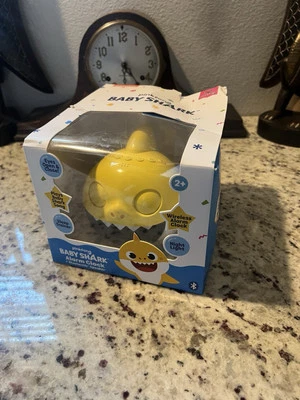 Baby Shark Nickelodeon Pinkfong Baby Shark Reloj Despertador Altavoz Bluetooth. Foto 1 de 3