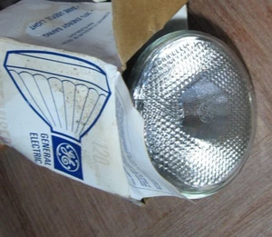 Boxed General Electric Watt Miser 240-250v 120w PAR Floodlights Made Usa Nos - Picture 1 of 2