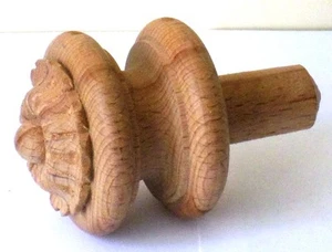 ntg 02 Pomello in legno tornito e intagliato a mano - Esecuzione inizio 900 - Foto 1 di 2