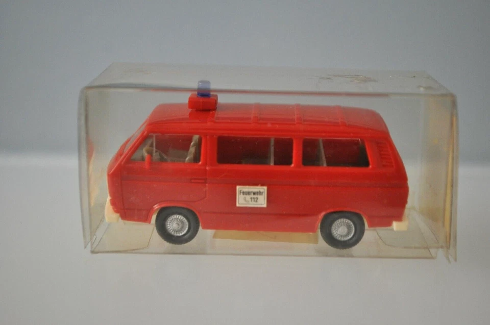 Wiking 603 (603/12A) Volkswagen Transporter T3 Fire Van - NEW w/BOX - Image 1 of 4